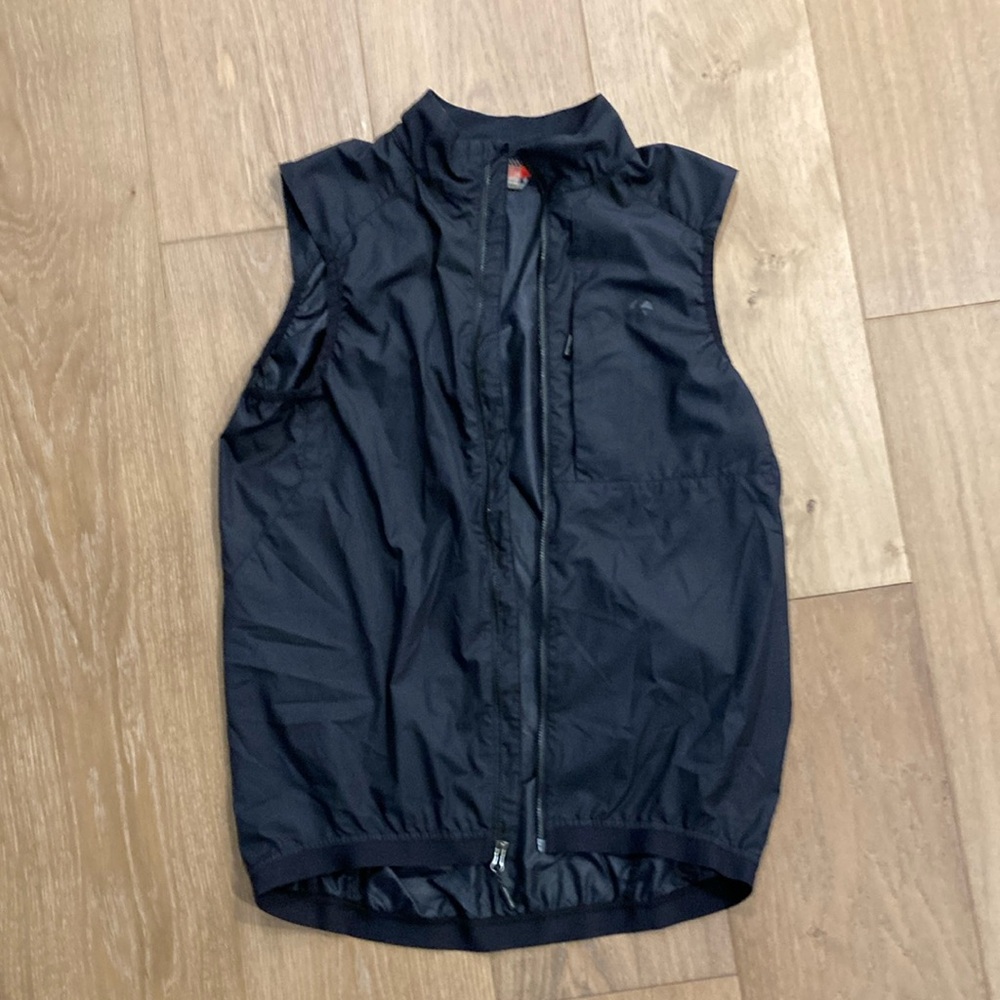 Bontrager Cycling, Circuit Windbreaker vest. Size Small, Black